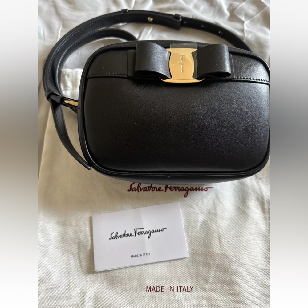 Salvatore Ferragamo women's Vara bow black leather crossbody Bag